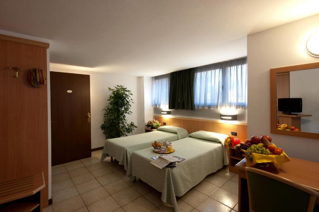 Hotel Roma Cassano Magnago Cameră foto
